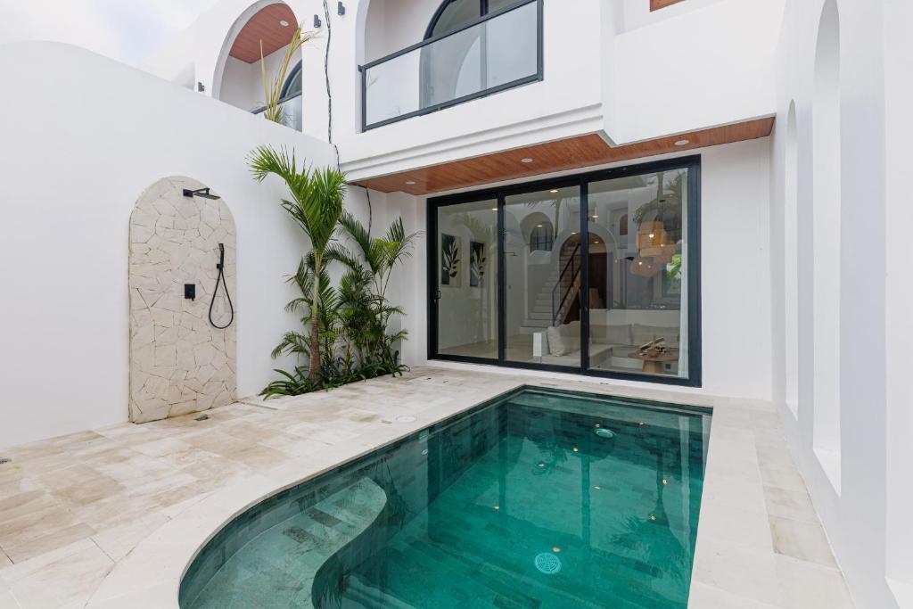 Πισίνα στο ή κοντά στο Amal Villa #3 by Bali Bliss Properties