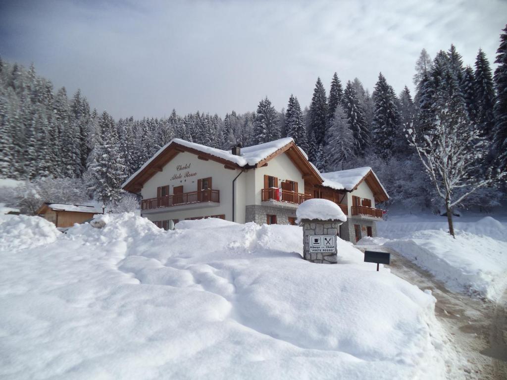 Albergo Chalet Abete Rosso v zimě
