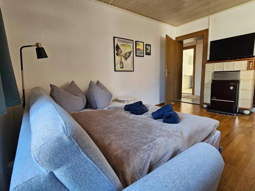 Zeitlose Altbauwohnung Bregenz am See by Stadtlandnest