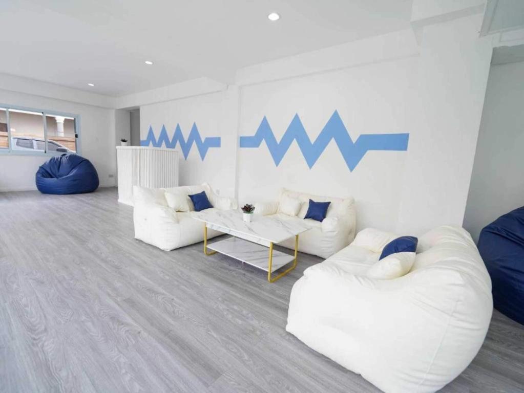 Dancenter North Pattaya Formerly Rq Hotel - Resim 1