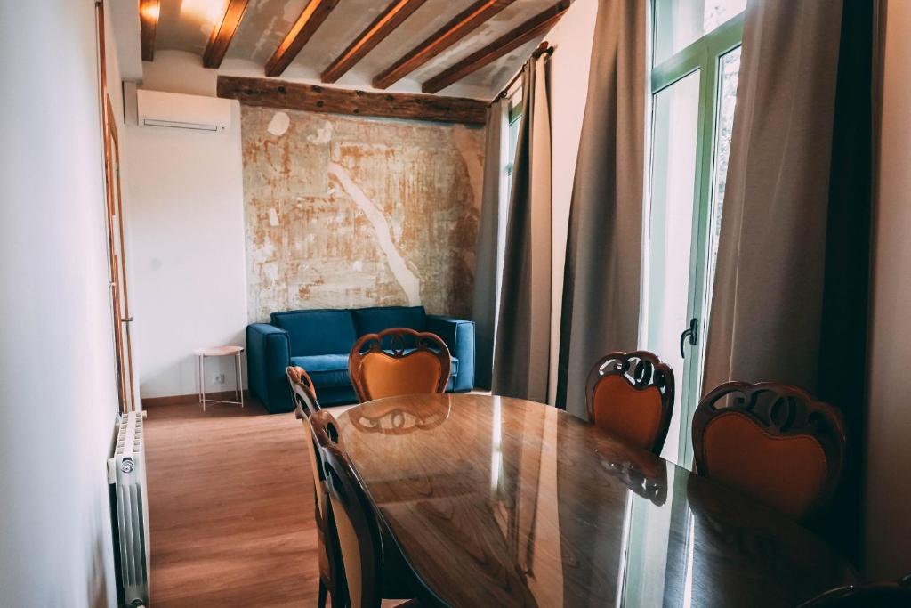 Ramblas Apartments - Dört Yatak Odalı Daire - Balkonlu
