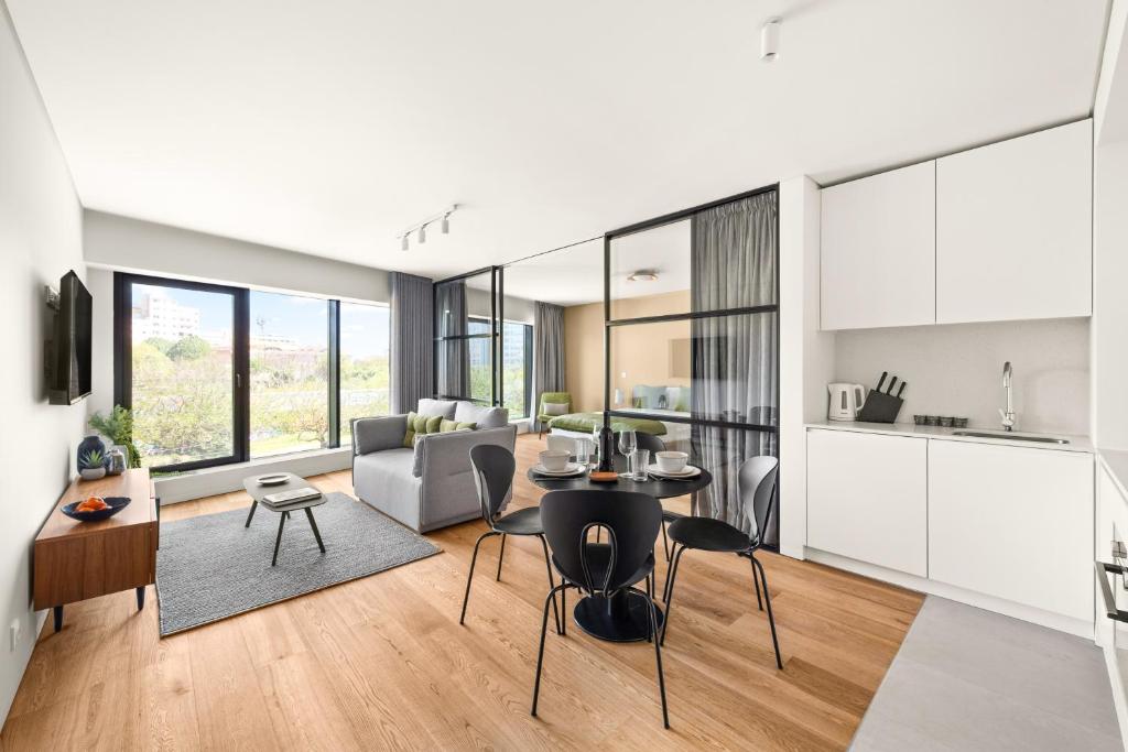 Mirabilis Apartments - LX Living - 1