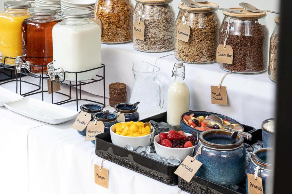 The Clarence Gardens Hotel, BW Signature Collection - Resim 12