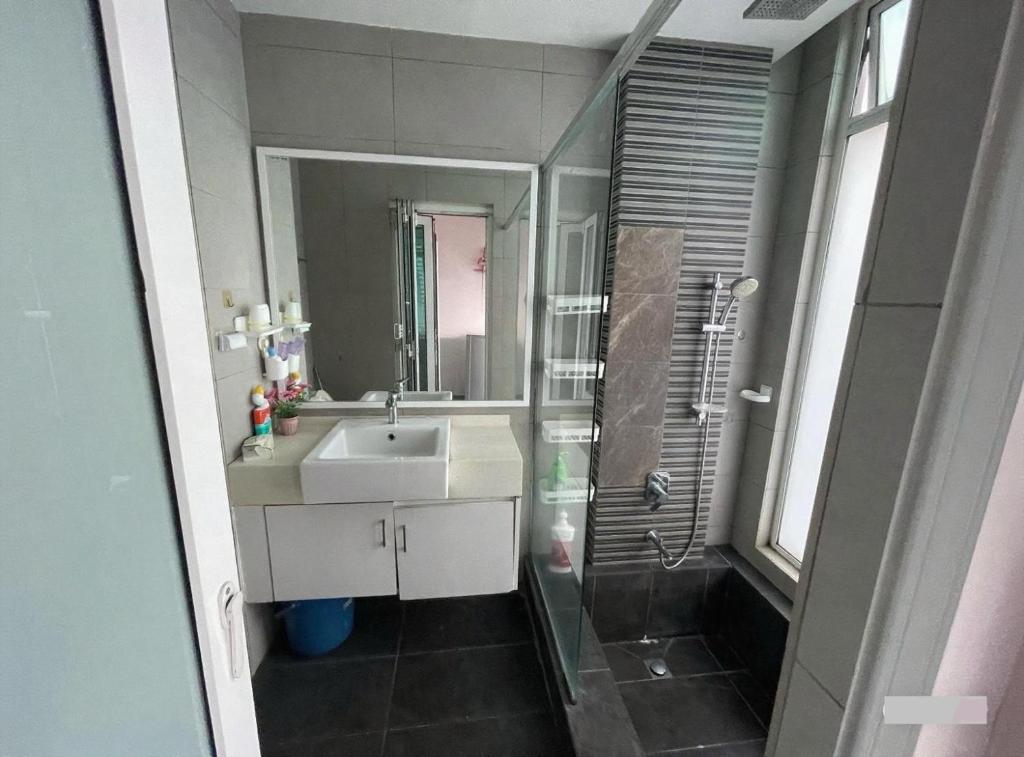 Ένα μπάνιο στο Neamat