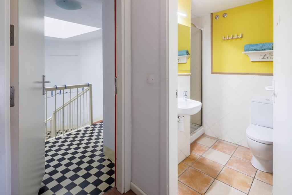 Albergue Casa de la Abuela - Twin Room With Shared Toilet