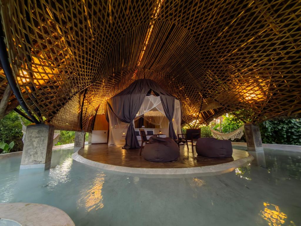 Bazén v ubytování Bamboo Zanzibar nebo v jeho okolí
