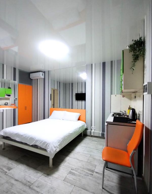 Bezpechni apartamenty na tsokolnomu poversi bilia metro main photo
