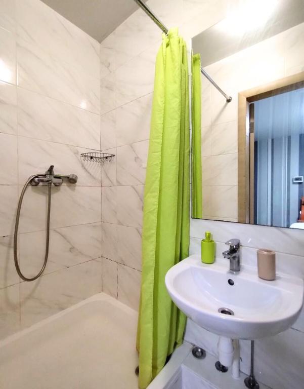 Bezpechni apartamenty na tsokolnomu poversi bilia metro photo 3