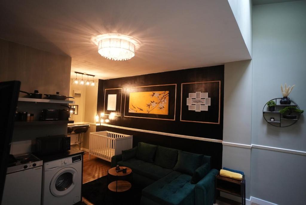 Kuchyň nebo kuchyňský kout v ubytování 1 bed city centre apartment