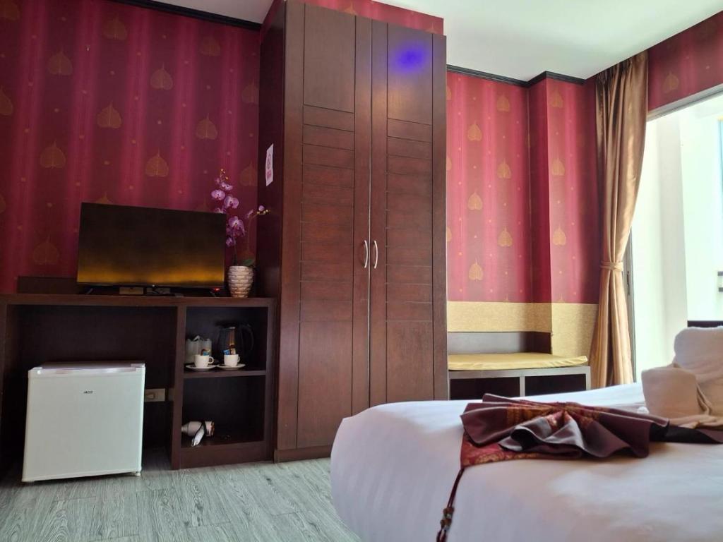 Sereneburi Patong Hotel - Resim 10