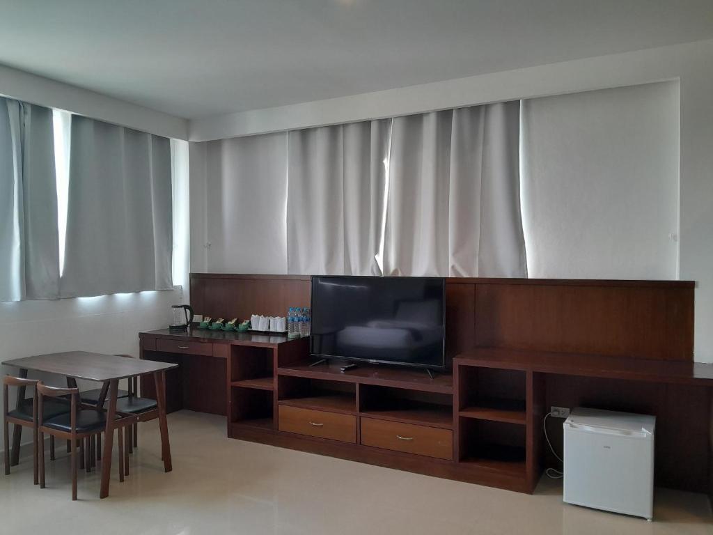 Sereneburi Patong Hotel - Resim 5