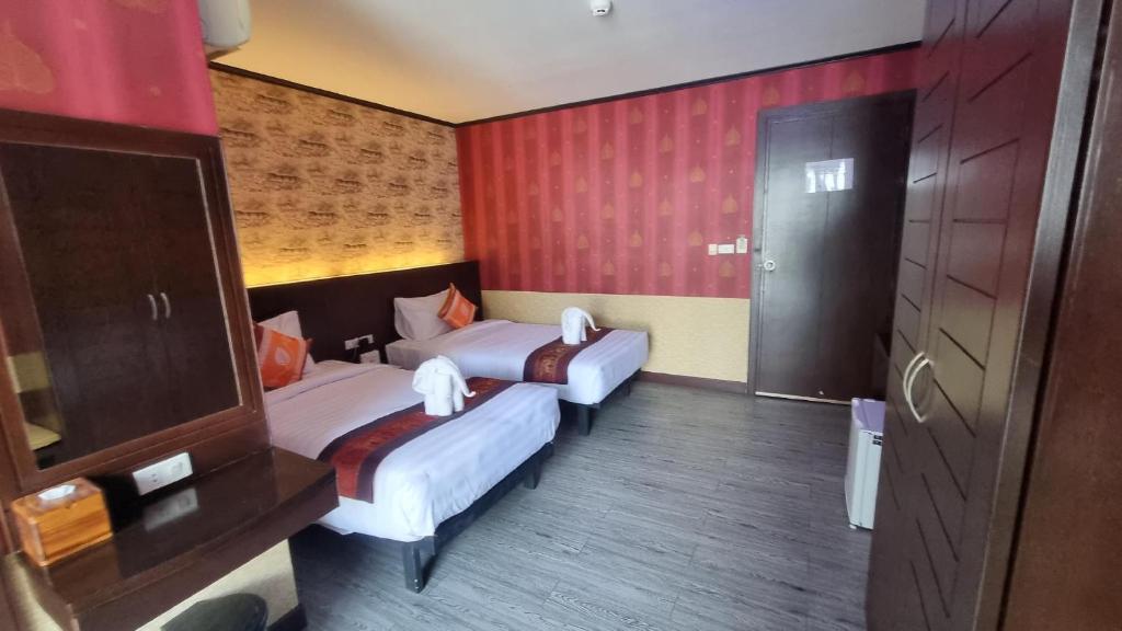 Sereneburi Patong Hotel - Resim 33