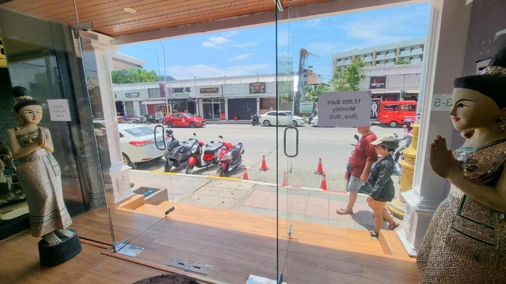 Sereneburi Patong Hotel - Resim 39