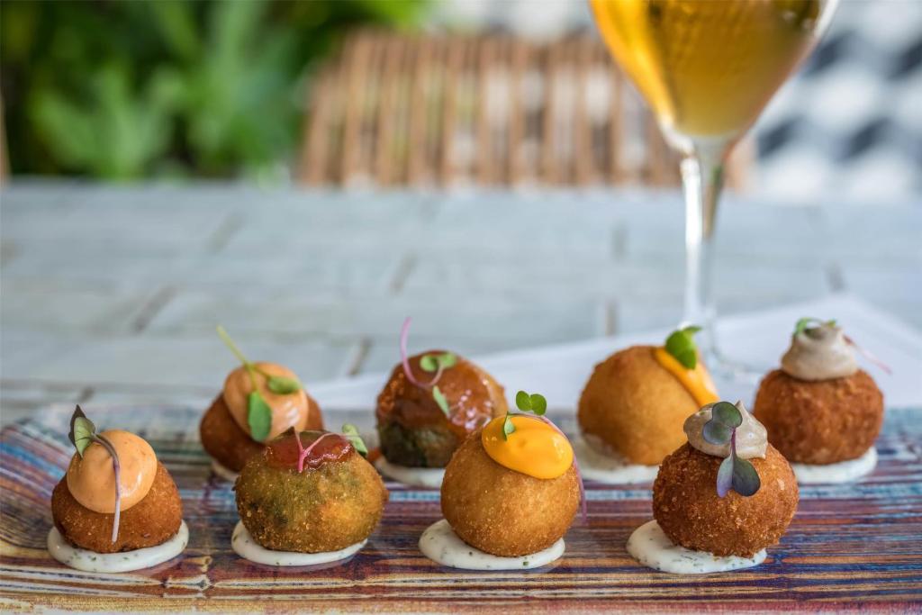 Occidental Granada - Resim 11