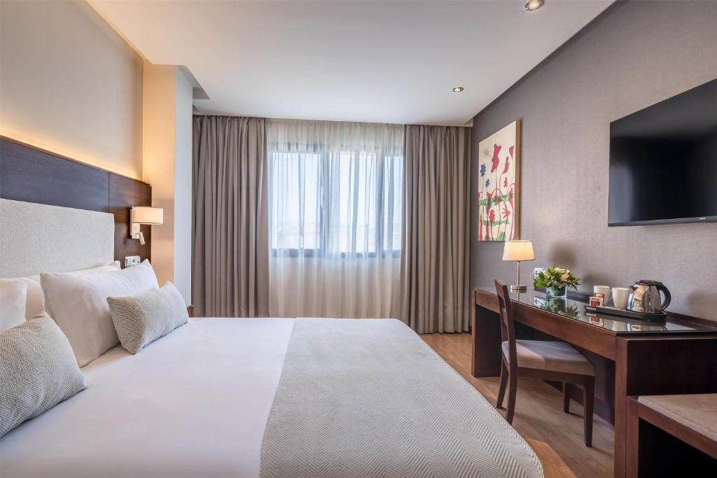 Occidental Granada - Resim 32