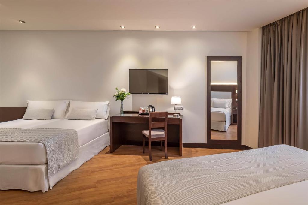 Occidental Granada - Habitación Familiar (2 Adultos + 2 Niños)