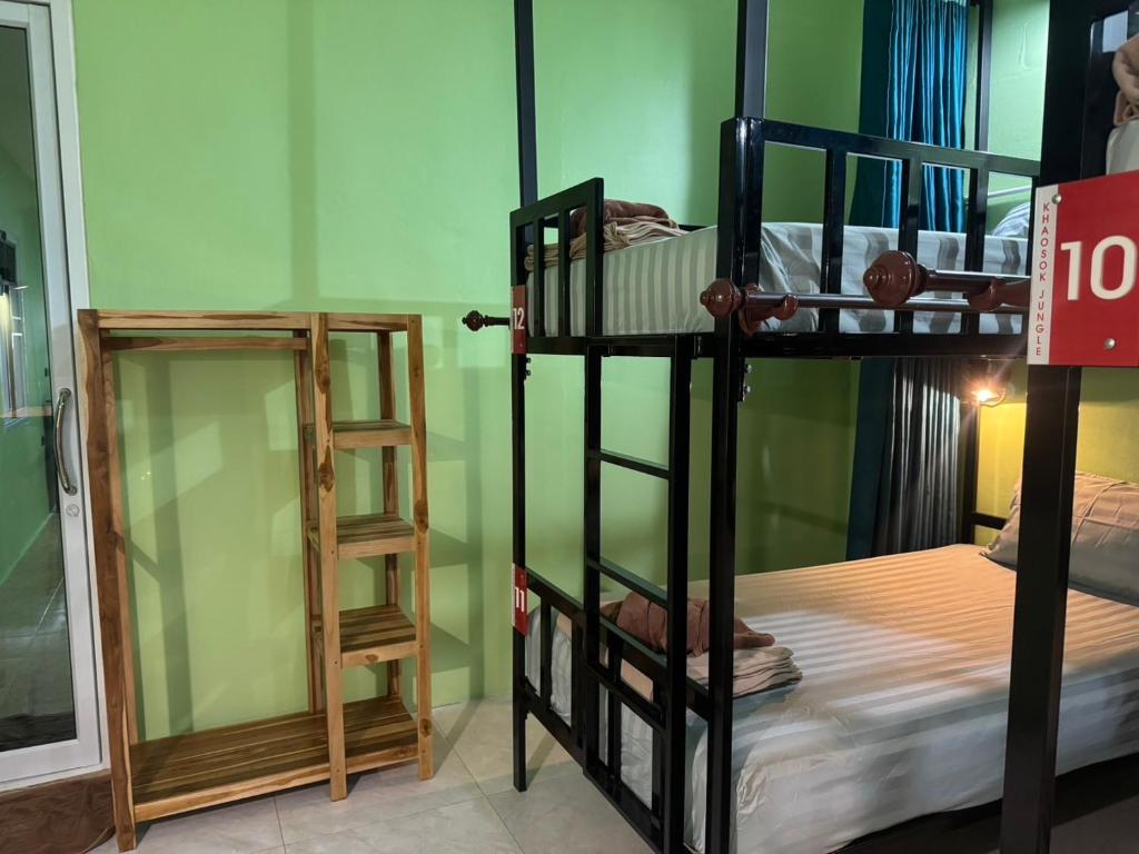 Khao Sok Jungle Hostel - 11