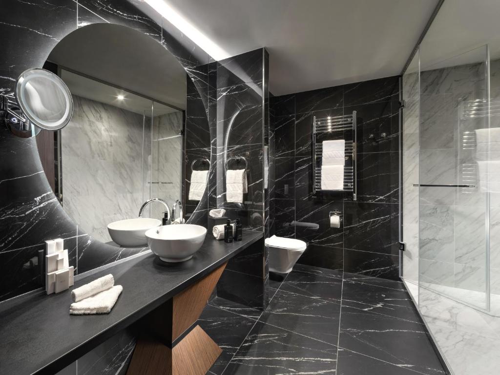 Mamaison Hotel Chain Bridge Budapest - Resim 22