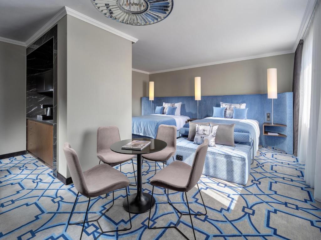 Mamaison Hotel Chain Bridge Budapest - Resim 25