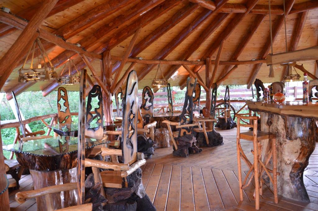 Restaurace v ubytování Pensiunea Emma