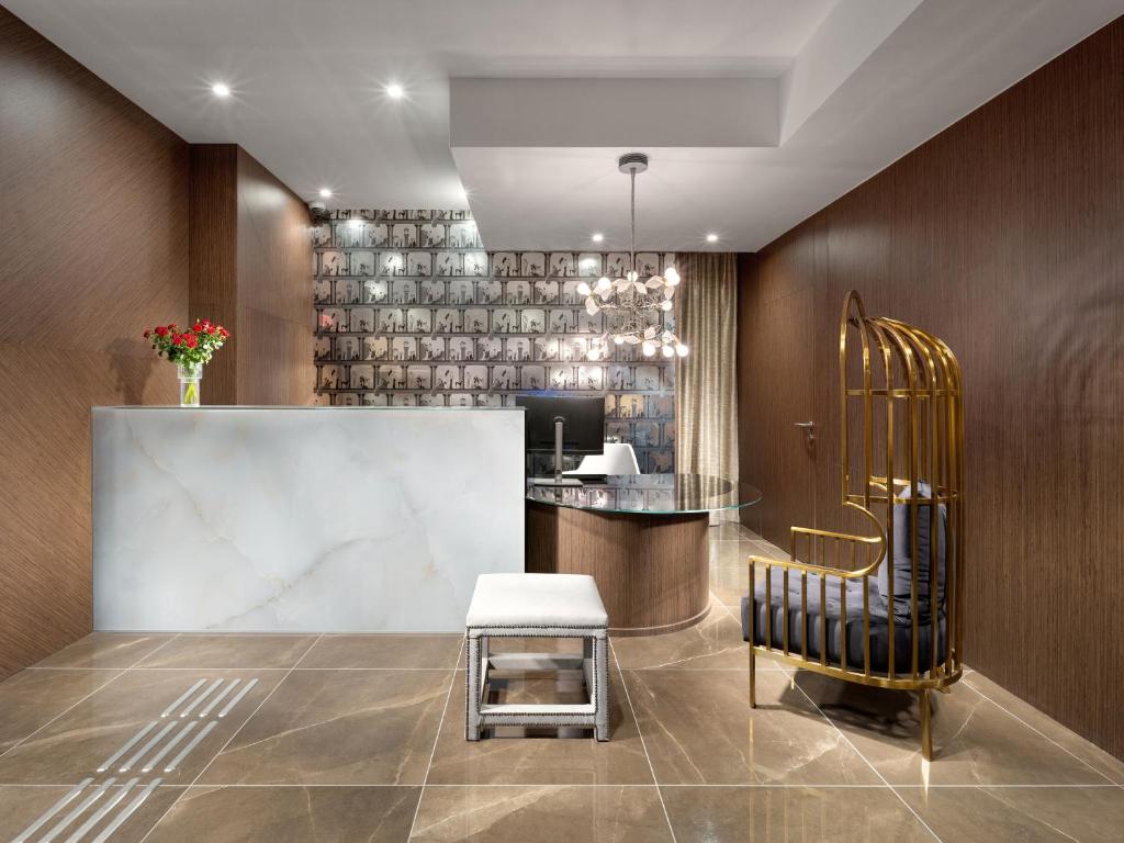 Mamaison Hotel Chain Bridge Budapest - Resim 8