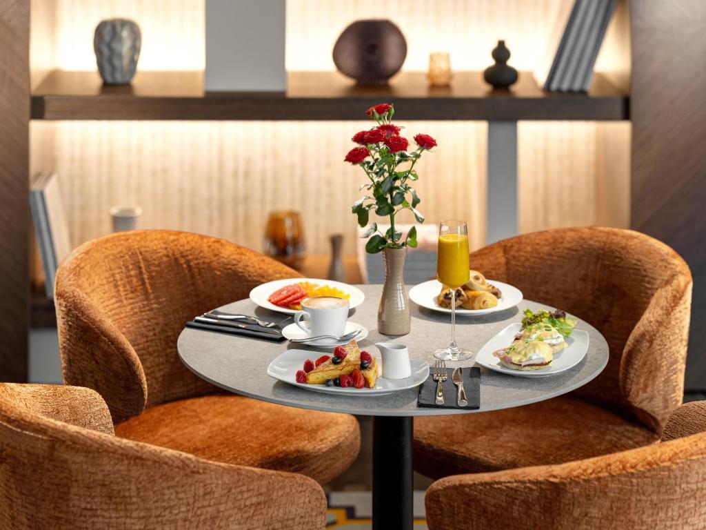 Mamaison Hotel Chain Bridge Budapest - Resim 7