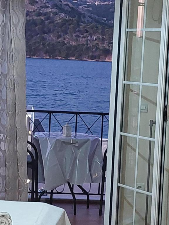 Rouchotas Studios by Viktor 1rst Floor - 14