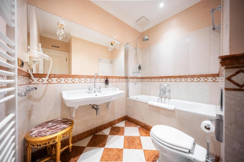 Nosticova Heritage - 15