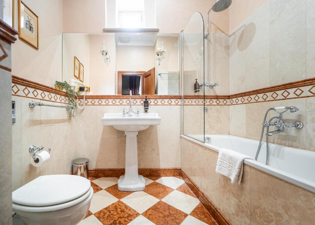 Nosticova Heritage - 16