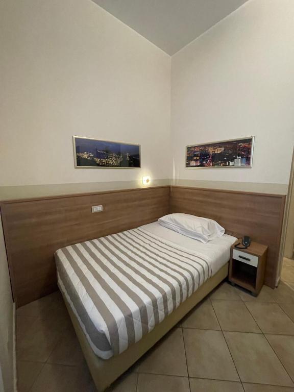 Hotel Montecarlo - Single Room