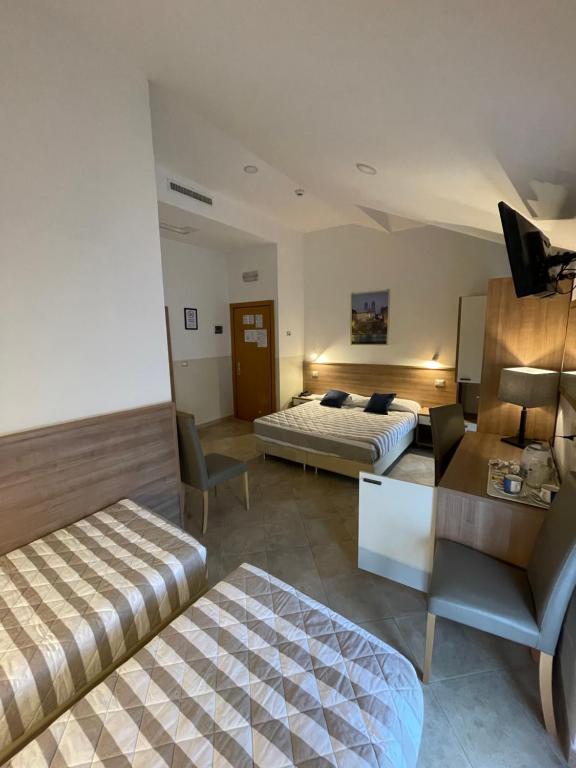 Hotel Montecarlo - Resim 12