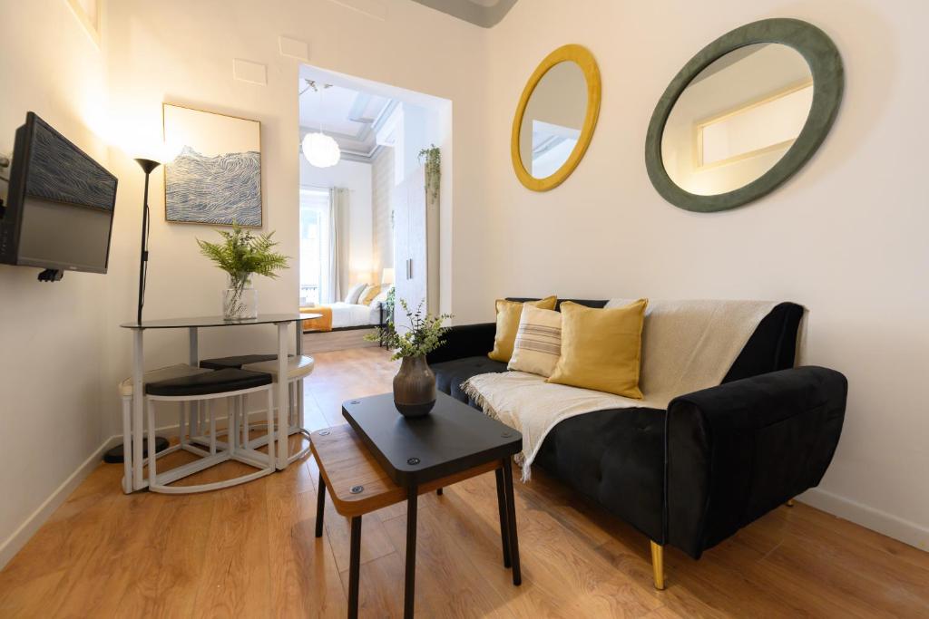 Apartamento de 1 dormitorio con balcón en el corazón de Madrid Temporal CER822