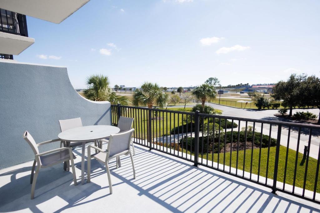 SEVEN Sebring Raceway Hotel - Junior Suite Con Balcone