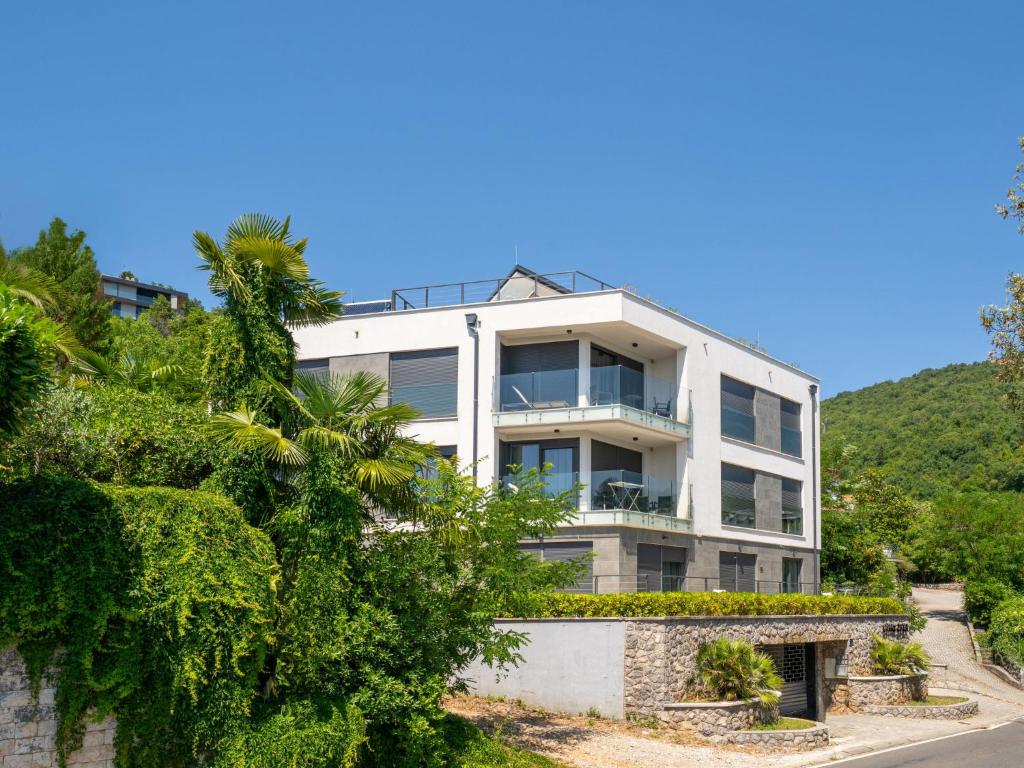 Apartment Villa Ziza-6 by Interhome