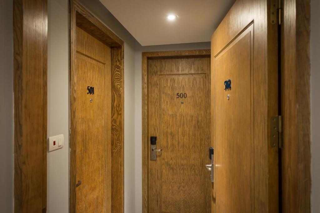 Bespoke Trendy Hotel Hanoi - 14