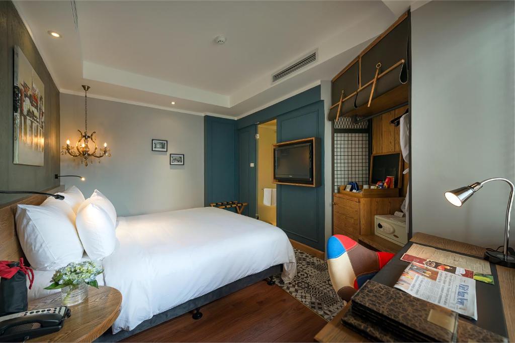 Bespoke Trendy Hotel Hanoi - 15