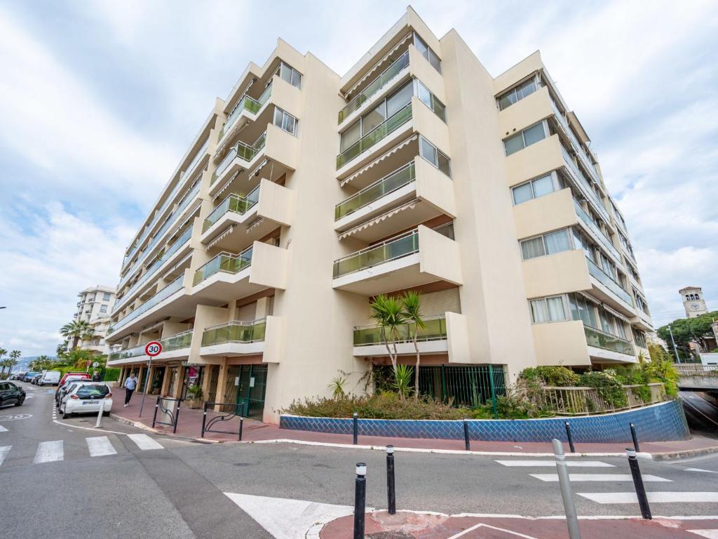 Apartment Les Sablons-3 by Interhome