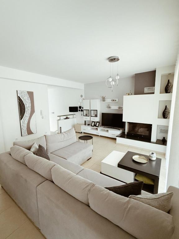 Mariza's Guest House - Two-Bedroom Apartment