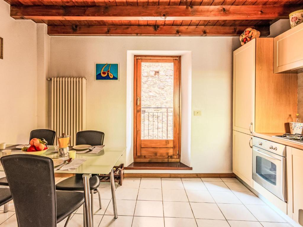 Dapur atau dapur kecil di Holiday Home Milù by Interhome