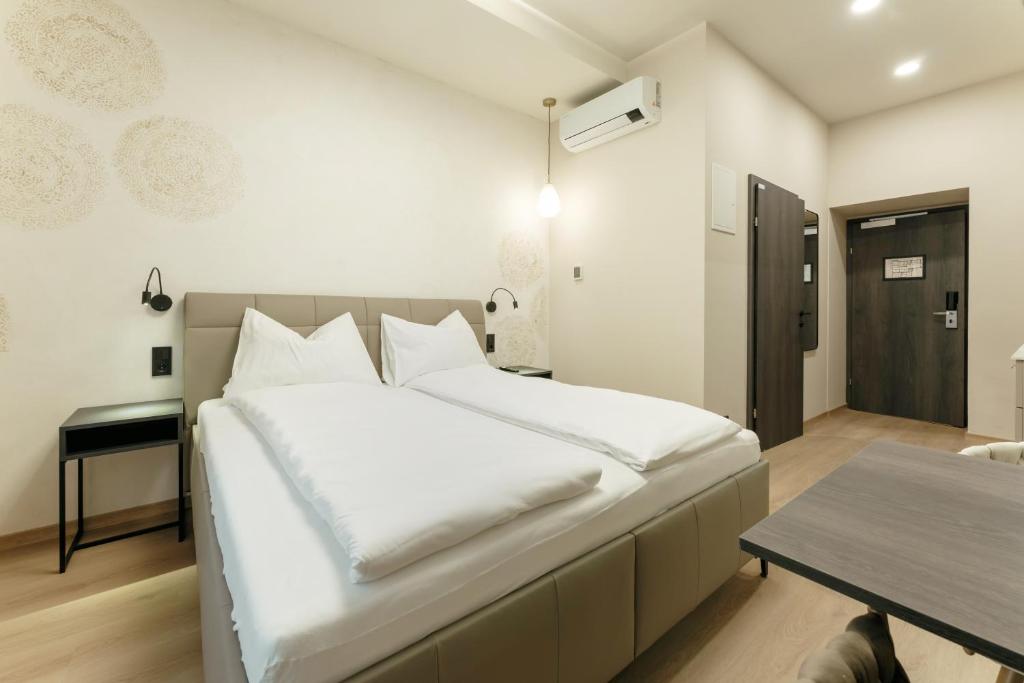 Aparthotel Lavilo Main Square - Resim 8