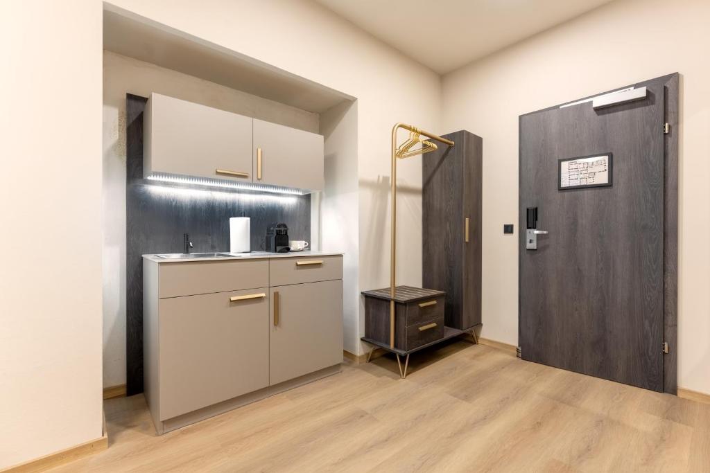 Aparthotel Lavilo Main Square - Resim 14