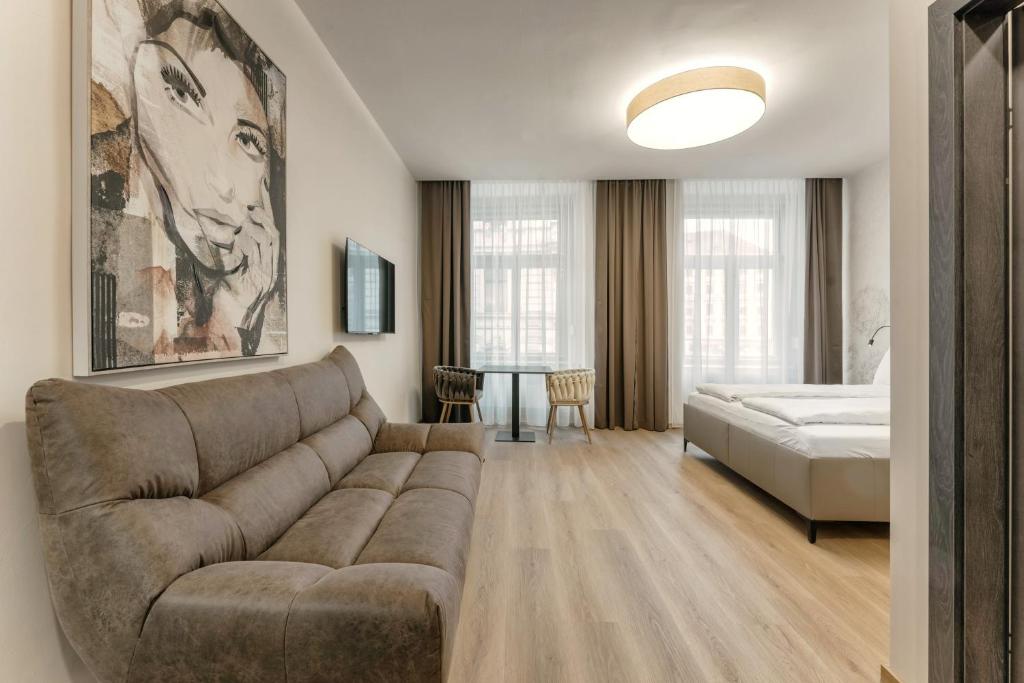 Aparthotel Lavilo Main Square - Resim 15