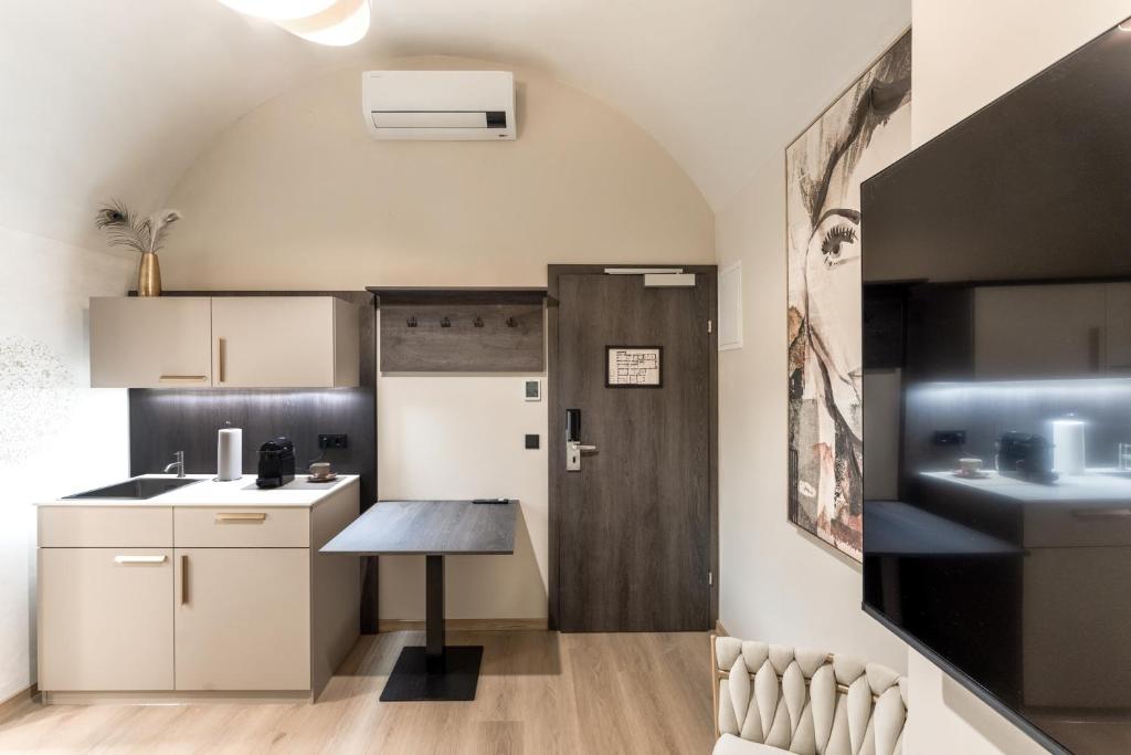 Aparthotel Lavilo Main Square - Resim 3