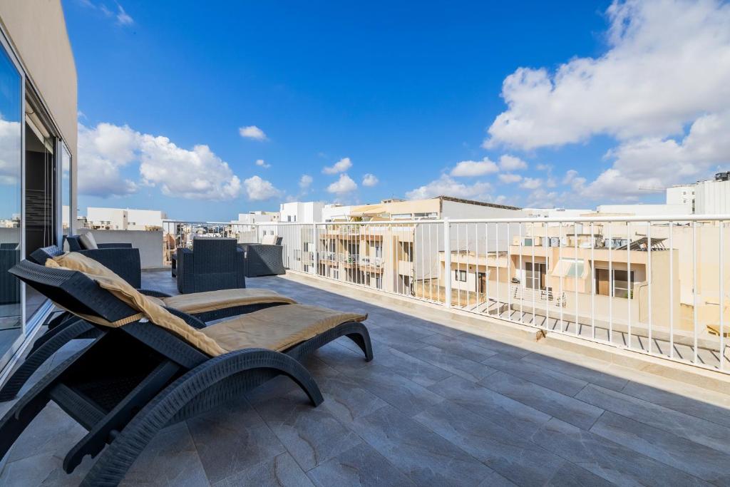 Curated visual reference: Gallery Detail: Bright And Spacious Penthouse With Large Terrace Msida Prezzi