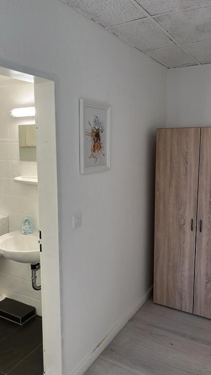 Art Rock Airport - Single Room