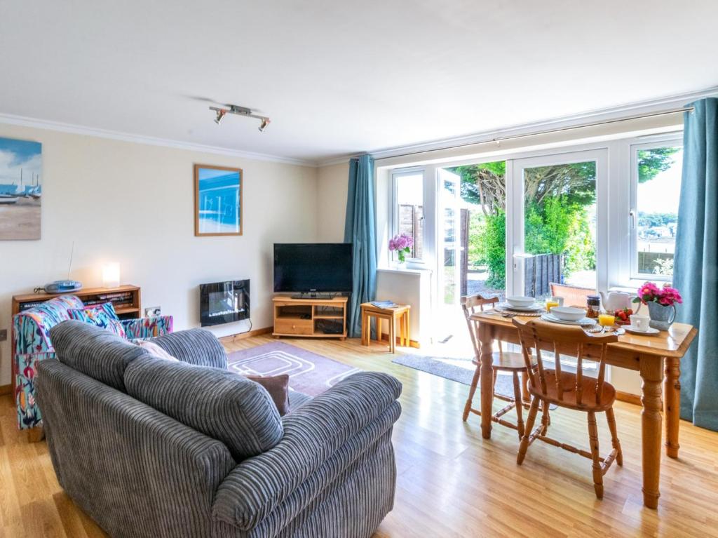 Μια τηλεόραση ή/και κέντρο ψυχαγωγίας στο 1 Bed in St Ives 43256