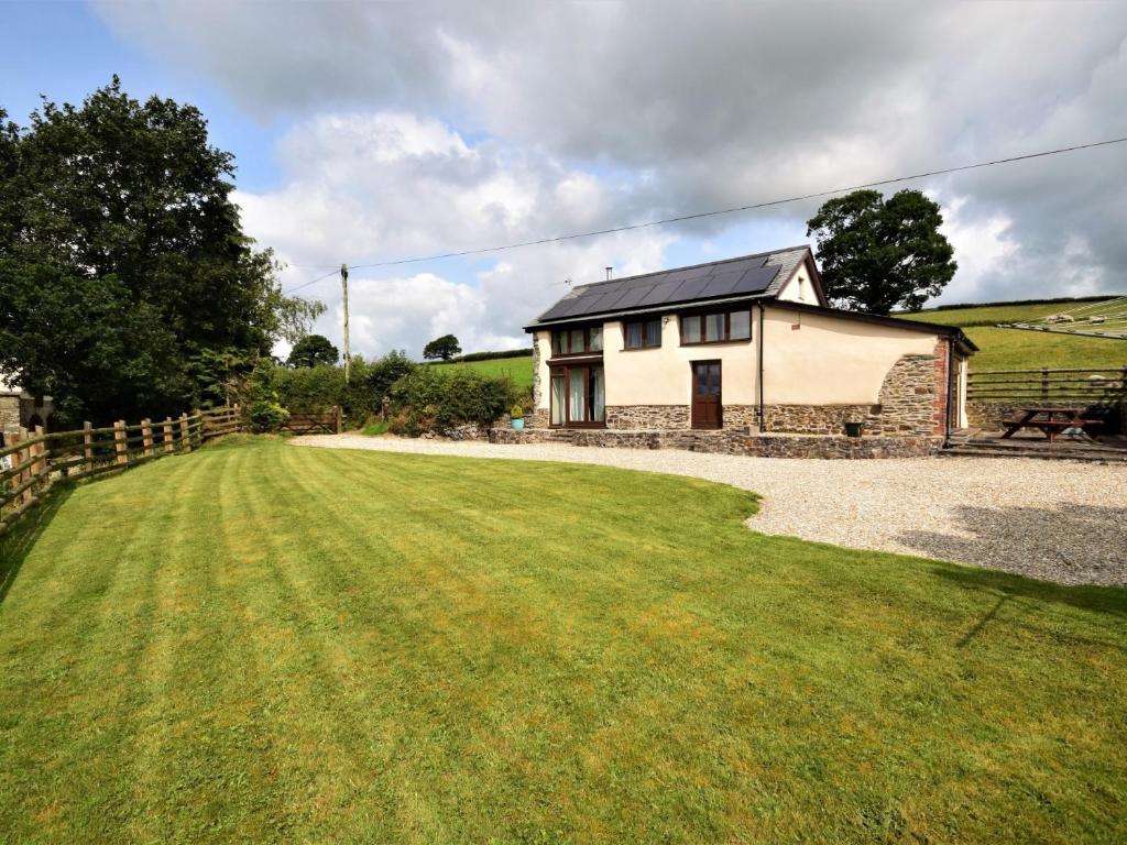 Κήπος έξω από το 2 Bed in South Molton 88992
