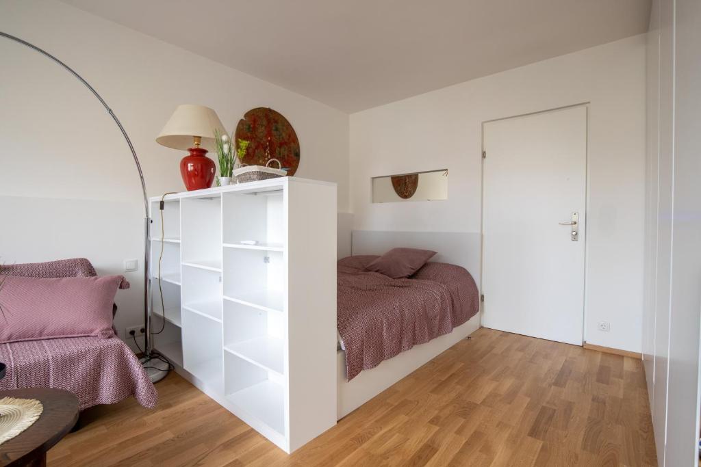 Modern 1BR Vienna Getaway near tram
