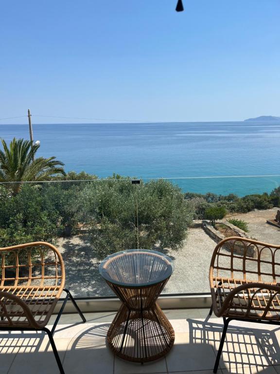 Serenity garden with sea view