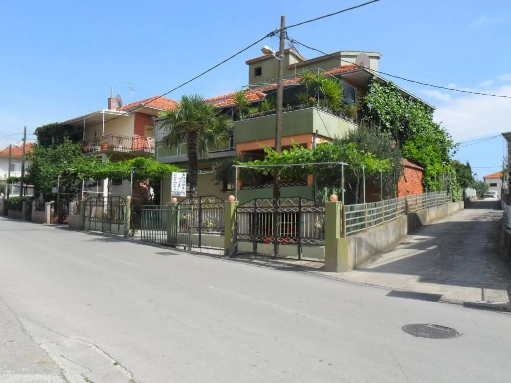 Apartmani Yucca, Centola, Croatia